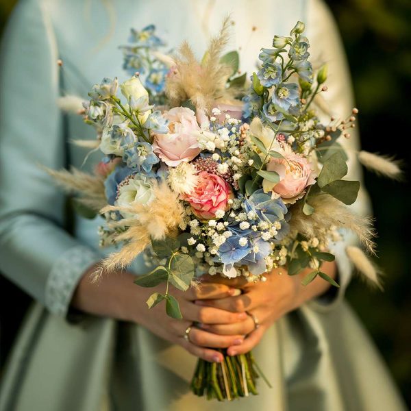 Bruidsboeket voor bruiloft love for blooms Barneveld